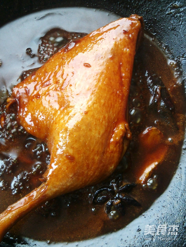 Shanghai Soy Sauce Duck Leg recipe