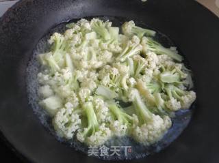 Stir-fried Cauliflower with Tomato recipe