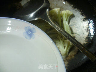 Celery and Cauliflower Stir-fried Soy Sprouts recipe