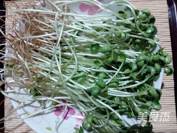 Stir-fried Potato Shreds with Black Bean Sprouts recipe