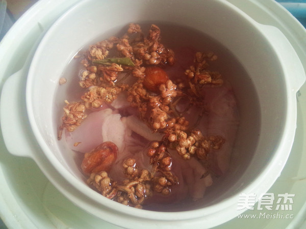 Lung Loquat Flower Stewed Chicken Soup recipe