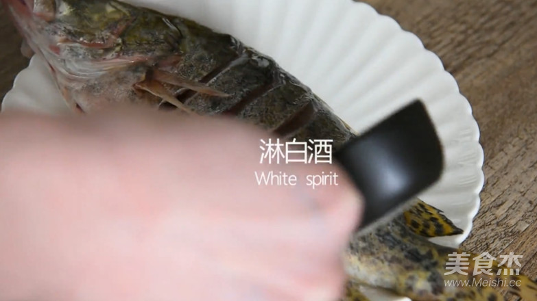 The Practice of Adding Freshness to Freshness-steamed Mandarin Fish recipe