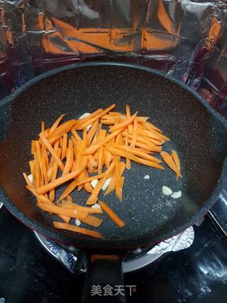 Stir-fried Shredded Beef with Carrots recipe