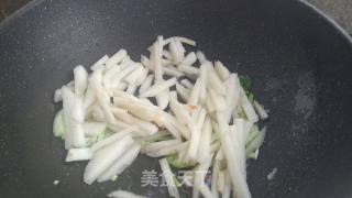 Stir-fried Shredded Pork with Sydney Cilantro recipe