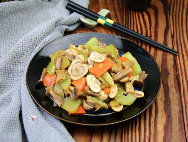 Stir-fried Mushrooms with Lettuce recipe