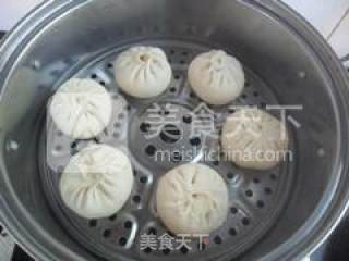Minced Meat Buns with Pickled Vegetables recipe