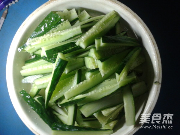 Stir-fried Beef Balls with Cucumber recipe