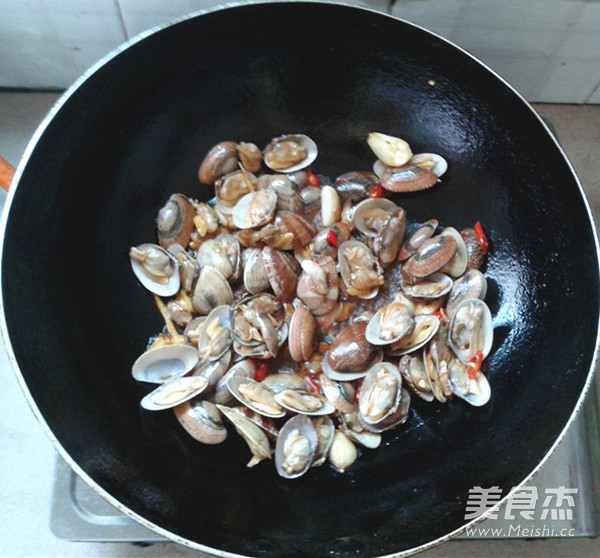 Cilantro Popped Clams recipe