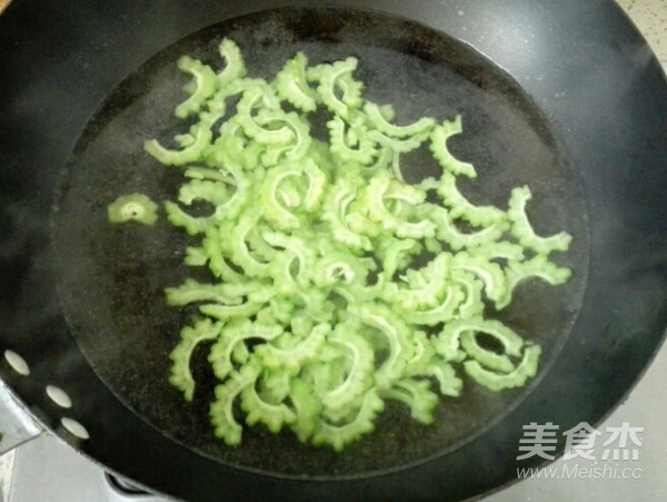 Bitter Gourd with Ice Plum recipe