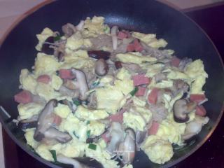 My Home-cooked Little Scramble-fried Eggs with Mixed Mushrooms recipe