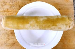 Thousands of Fresh Meat and Salted Egg Yolk Rolls recipe