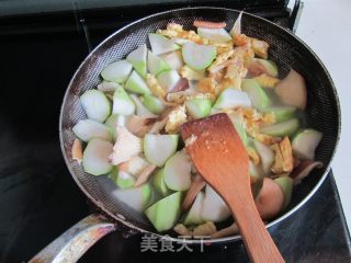 Pork Belly Mushroom with Egg Gourd recipe