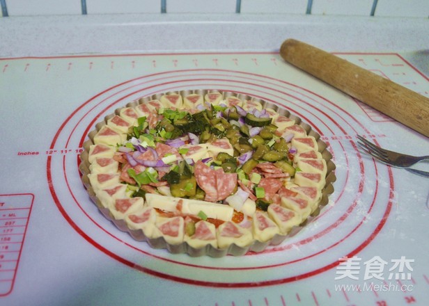 Ham Sausage Lace Pizza recipe