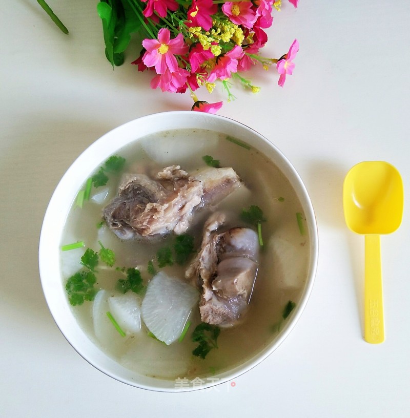 White Radish Big Bone Soup recipe