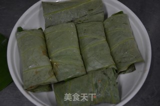 Lotus Leaf Glutinous Rice Pork Ribs recipe