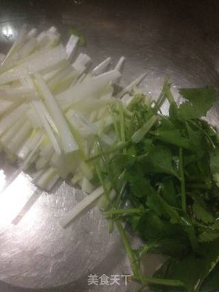 Chopped Green Onion with Venetian Leaves recipe