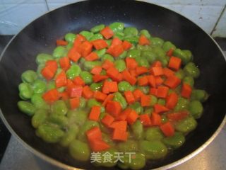 Fried Broad Beans and Diced Carrots recipe