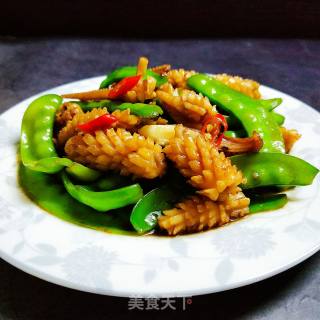 Fried Snow Peas with Squid (how to Soak Dried Squid) recipe