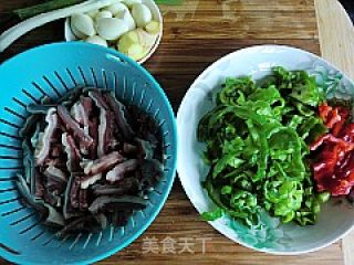 【flying Birds and Animals】---fried Pork with Green Peppers recipe