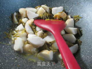 Fried Taro with Pickled Vegetables recipe
