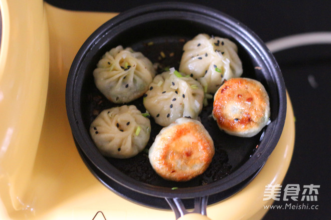 Vegetarian Three Fresh Water Fried Buns recipe