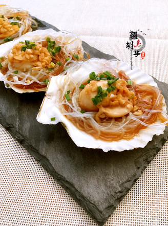 Steamed Scallops with Garlic Fans