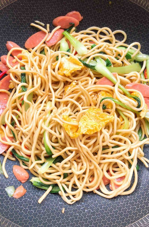 Fried Noodles with Egg and Ham recipe
