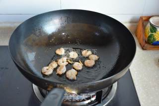 Fried Shrimp with Lotus Seeds and Peas recipe