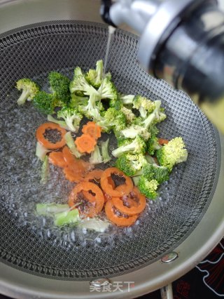 Broccoli Shrimp Salad recipe