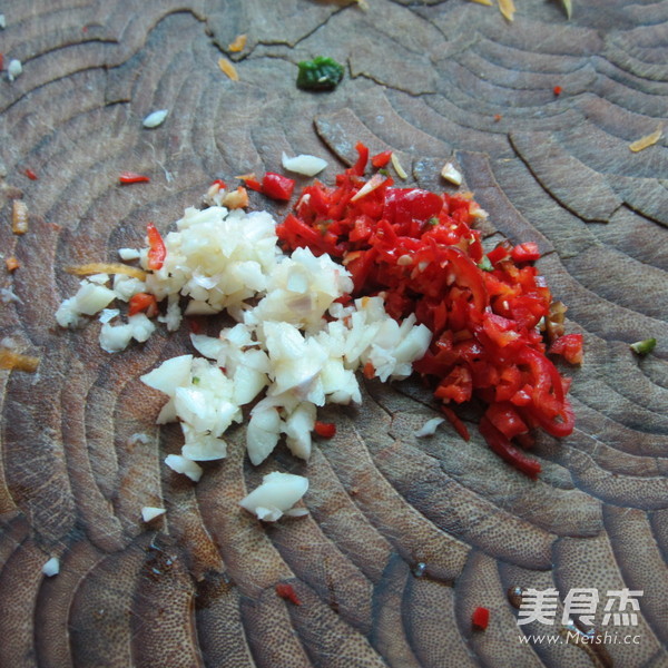 Garlic, Chopped Pepper and Pumpkin Shreds recipe