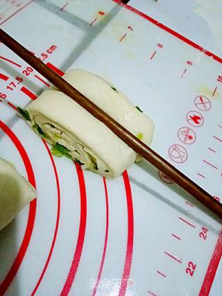 Scallion Oil and Pepper Salt Roll recipe