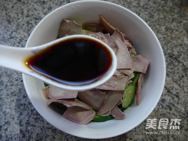 Pig Tongue Mixed with Cucumber recipe