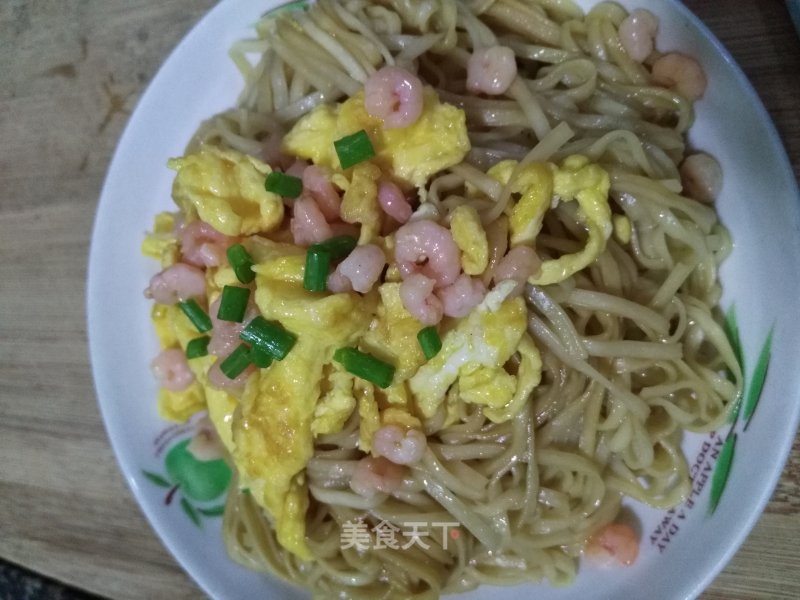 Fried Noodles with Shrimp and Egg recipe