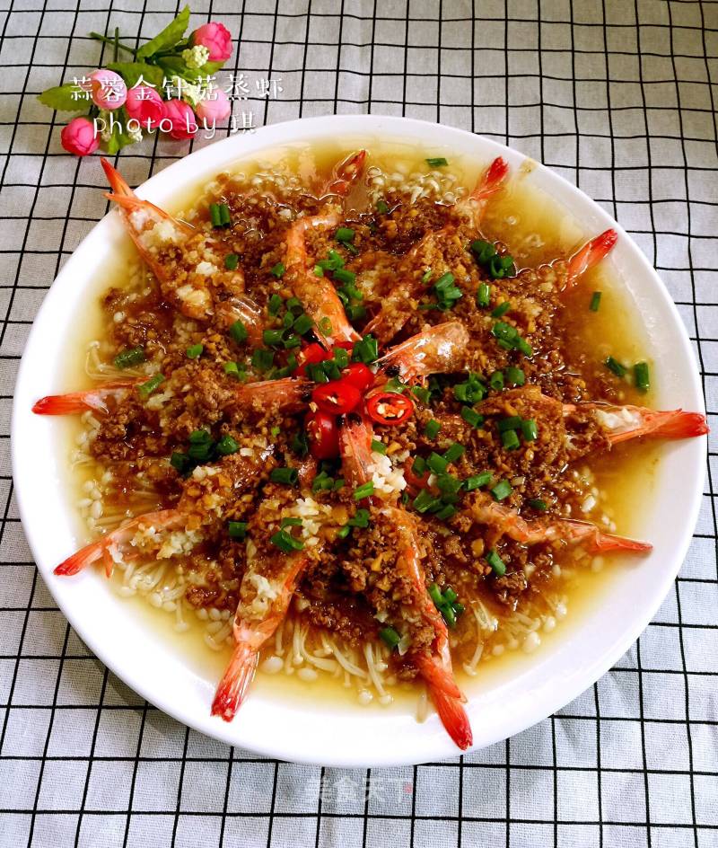 Steamed Shrimp with Enoki Mushroom and Garlic recipe