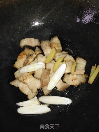 Pork with Quail Egg and Mushroom recipe