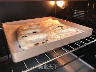 Leaf-shaped Raisin Scones recipe