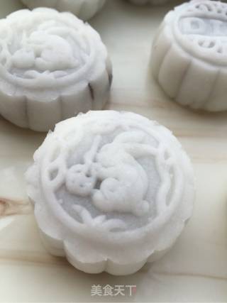 Simple Snowy Mooncakes for Newbies recipe