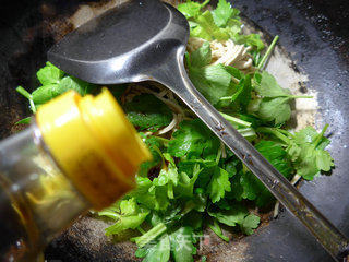 Celery Stir-fried Thousands of Silks recipe