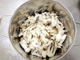 Mushrooms in Vanilla Oil recipe