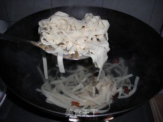 Delicacy-thousands of Fried Pork with Leeks recipe