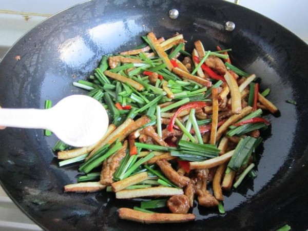 Stir-fried Lamb with Leek recipe