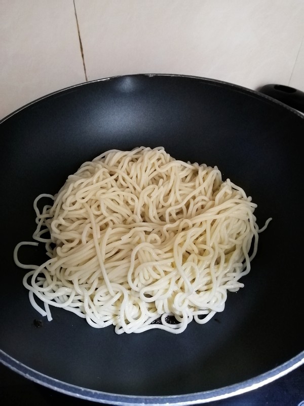 Fried Noodles with Chrysanthemum recipe