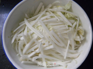 Refreshing Hot and Sour Cabbage recipe