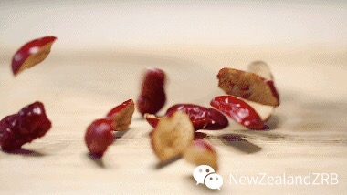 Red Date and Peach Gum New Zealand Flower Maw Soup recipe