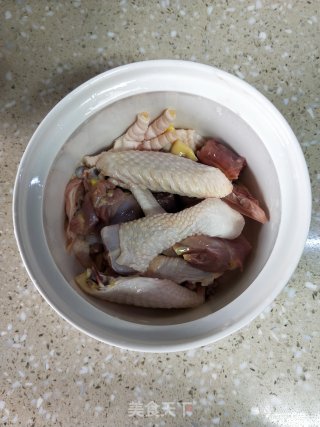 Stewed Chicken Soup with Tea Tree Mushroom recipe