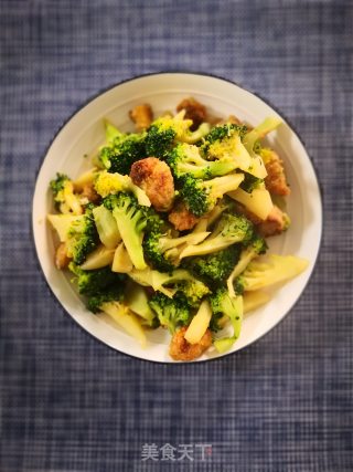 Stir-fried Chicken with Broccoli recipe