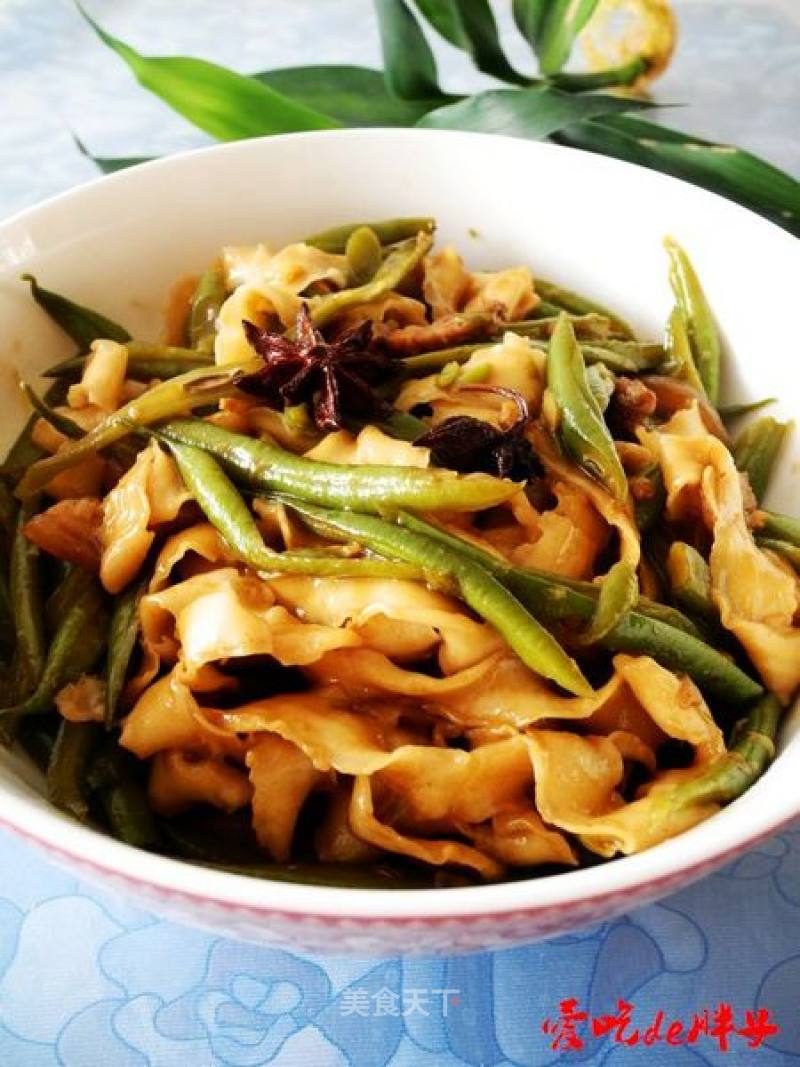 Braised Noodles with Beans recipe