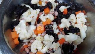 Peanuts Mixed with Carrot Fungus recipe