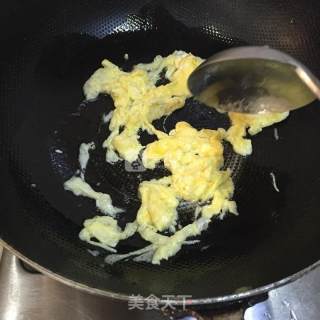 Scrambled Eggs with Purple Cabbage recipe
