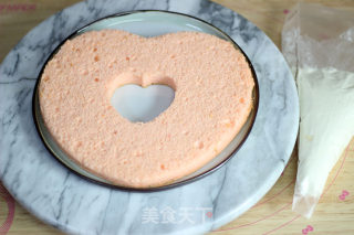 Heart-shaped Cake-for You Who are Different on Queen's Day recipe